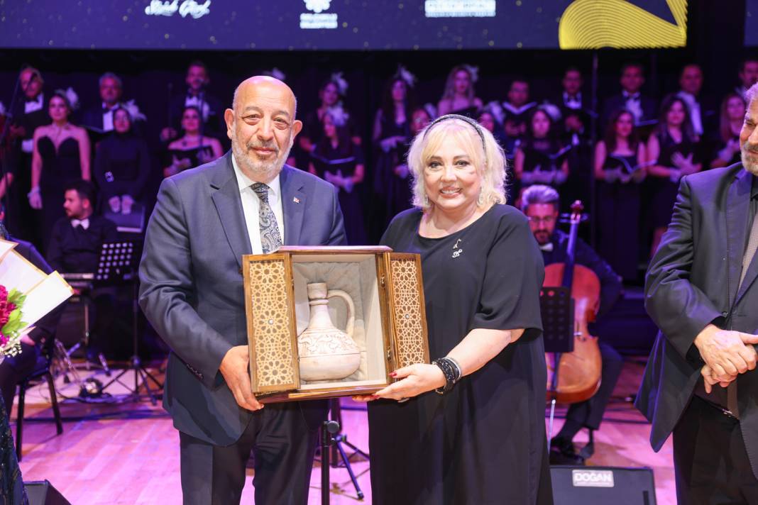 Zeki Müren şarkıları yürekleri titretti! Selçuklu’da alkışlar susmadı 6